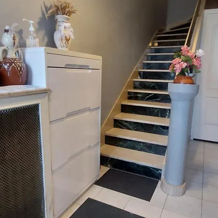 Dans Une Maison